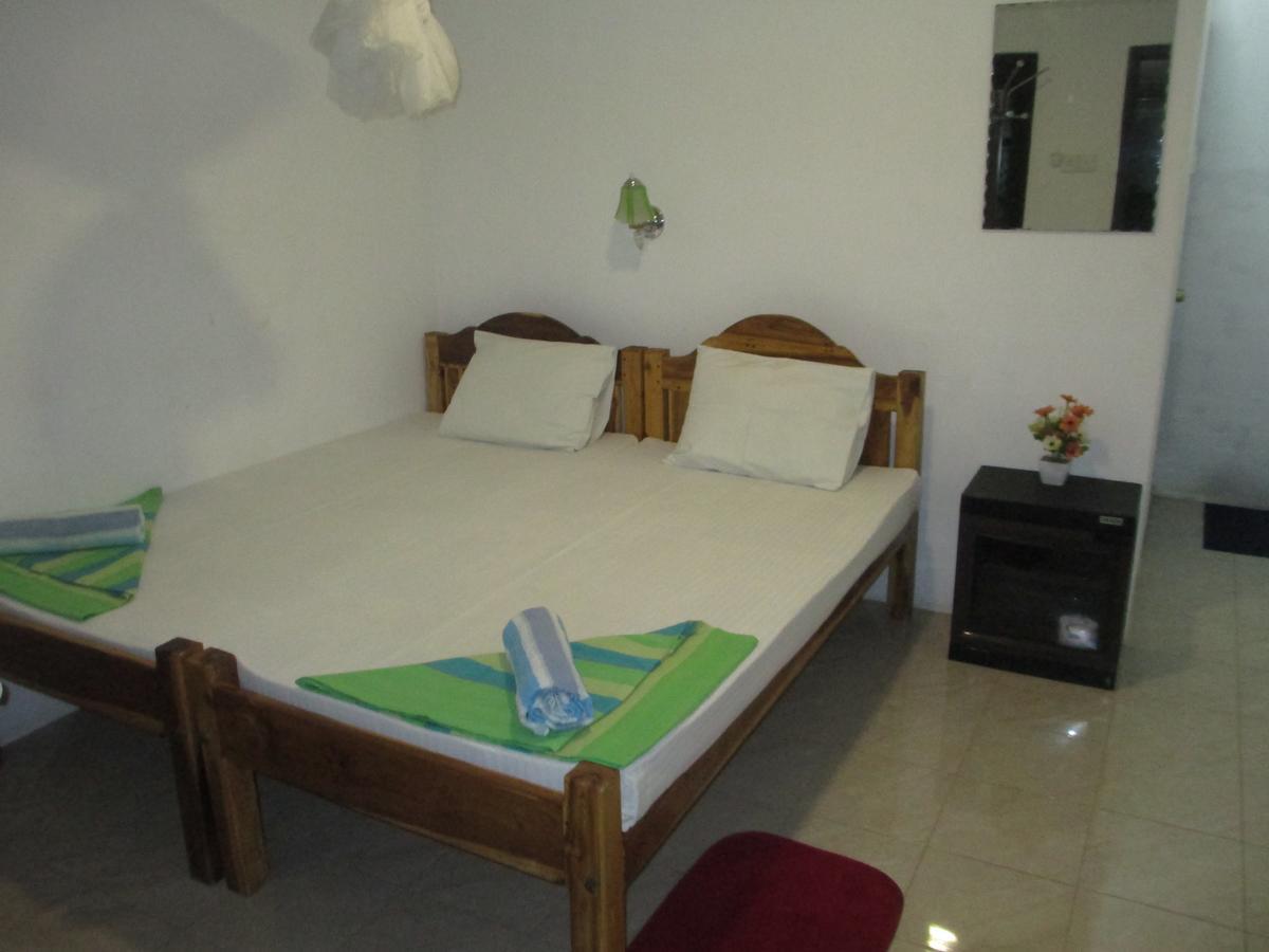Uppuveli Beach House Trincomalee Dış mekan fotoğraf