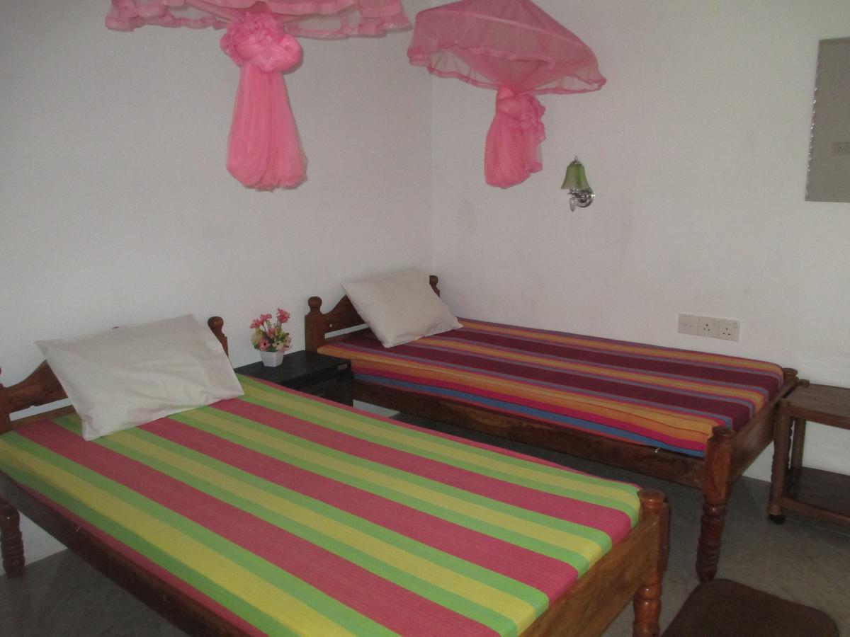 Uppuveli Beach House Trincomalee Dış mekan fotoğraf