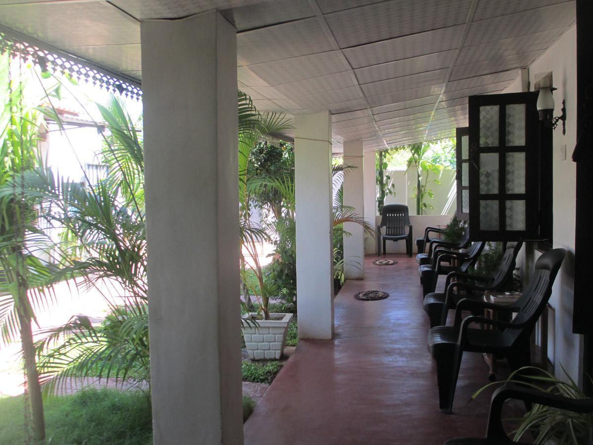 Uppuveli Beach House Trincomalee Dış mekan fotoğraf