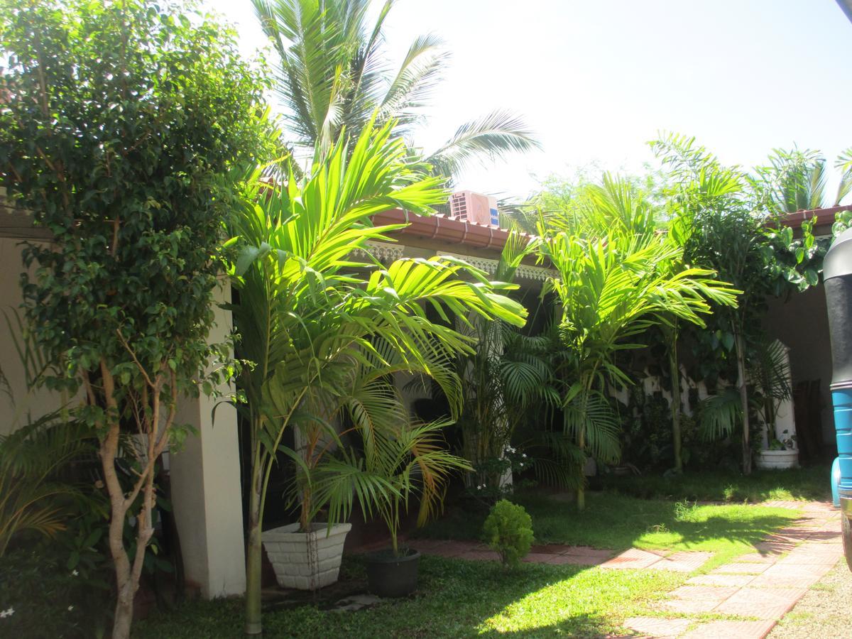 Uppuveli Beach House Trincomalee Dış mekan fotoğraf