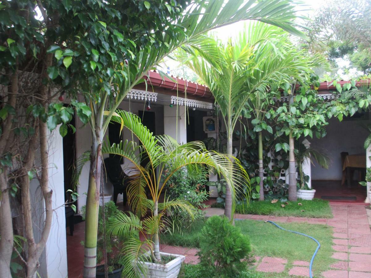 Uppuveli Beach House Trincomalee Dış mekan fotoğraf