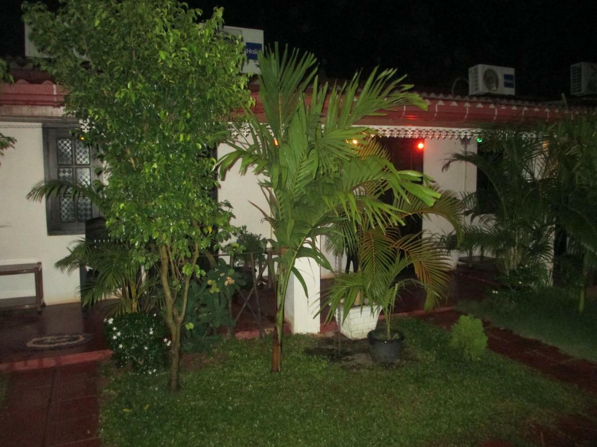 Uppuveli Beach House Trincomalee Dış mekan fotoğraf